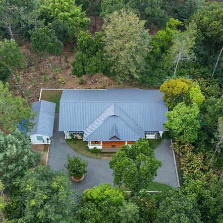 Stayvista At Catherine Cottage With Heater & Board Game Munnar Exterior foto